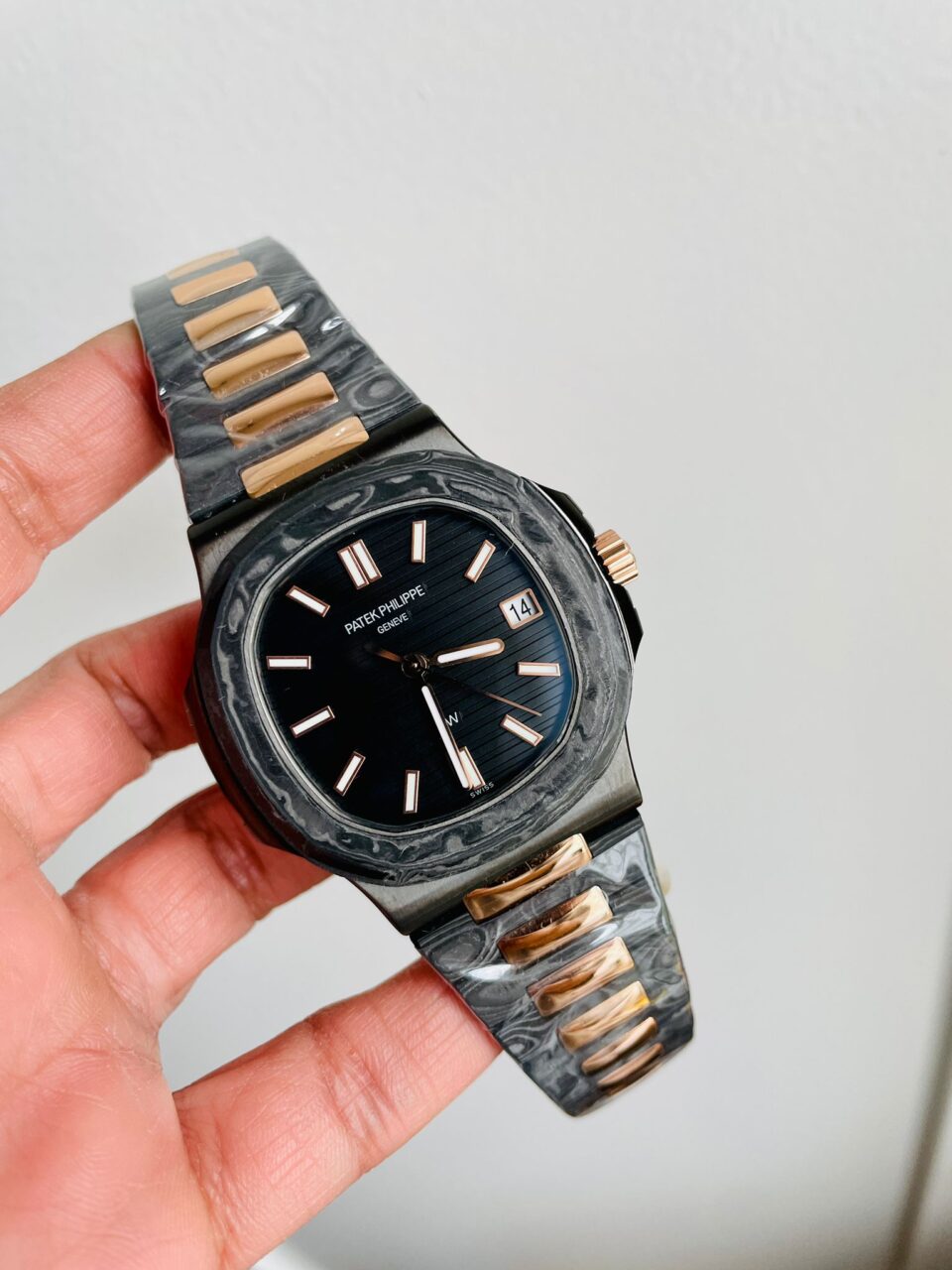 PATEK PHILIPPE Nautilus 5711 DIW Carbon DIWF 1:1 Best Edition Black Textured Dial on Carbon/RG Bracelet 324CS